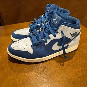 Jordan 1 Mid - Team Royal Ice Blue